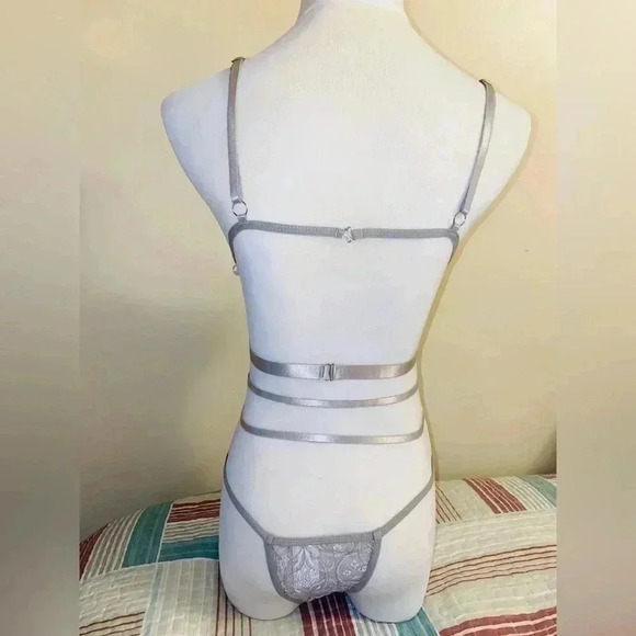 💥 SUPER SEXY STRAPS AND  LACE SHIMMERING SET FOR YOU SEXY LADY💥 - Picture 5 of 14